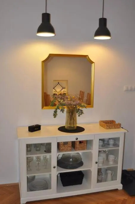 Jane'S Place, Experience The Atmosphere Of A Historic Villa & Free Parking Laibach