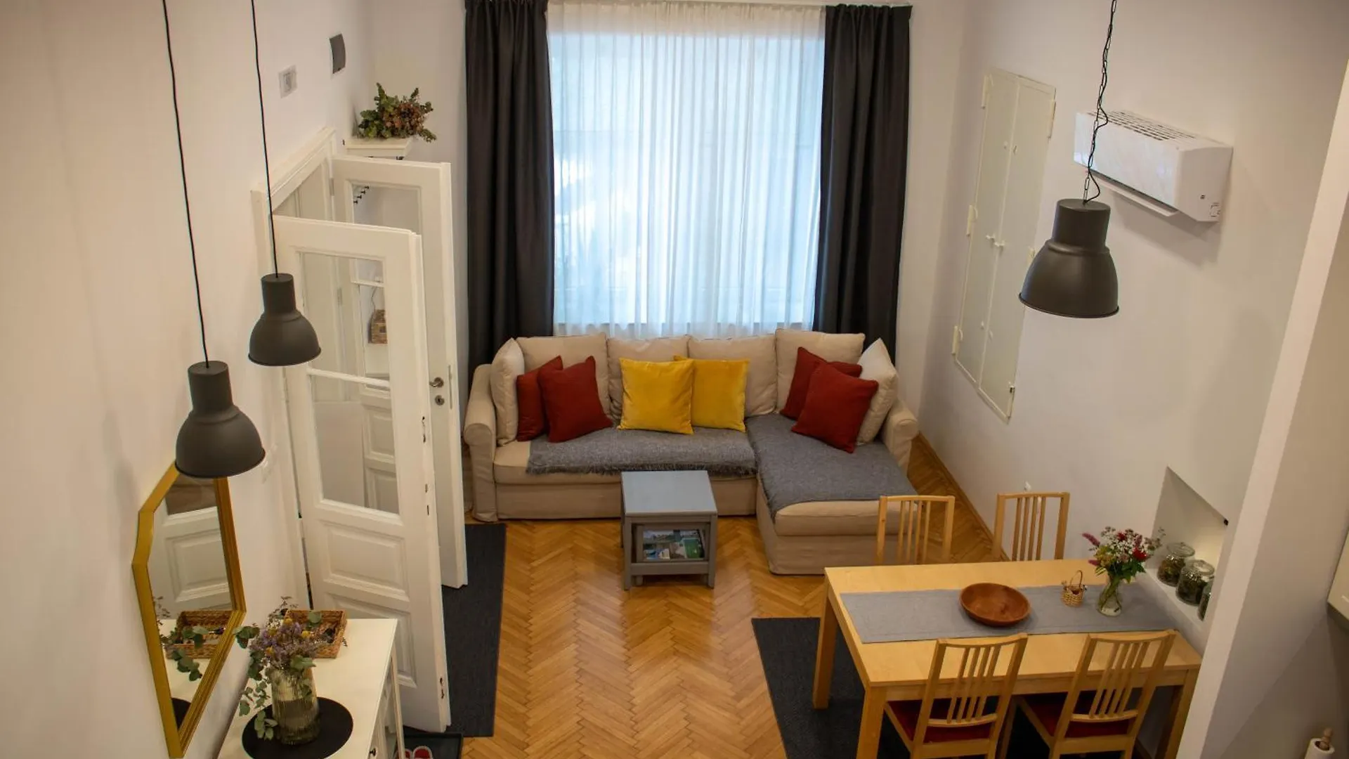 Jane'S Place, Experience The Atmosphere Of A Historic Villa & Free Parking Laibach Apartment